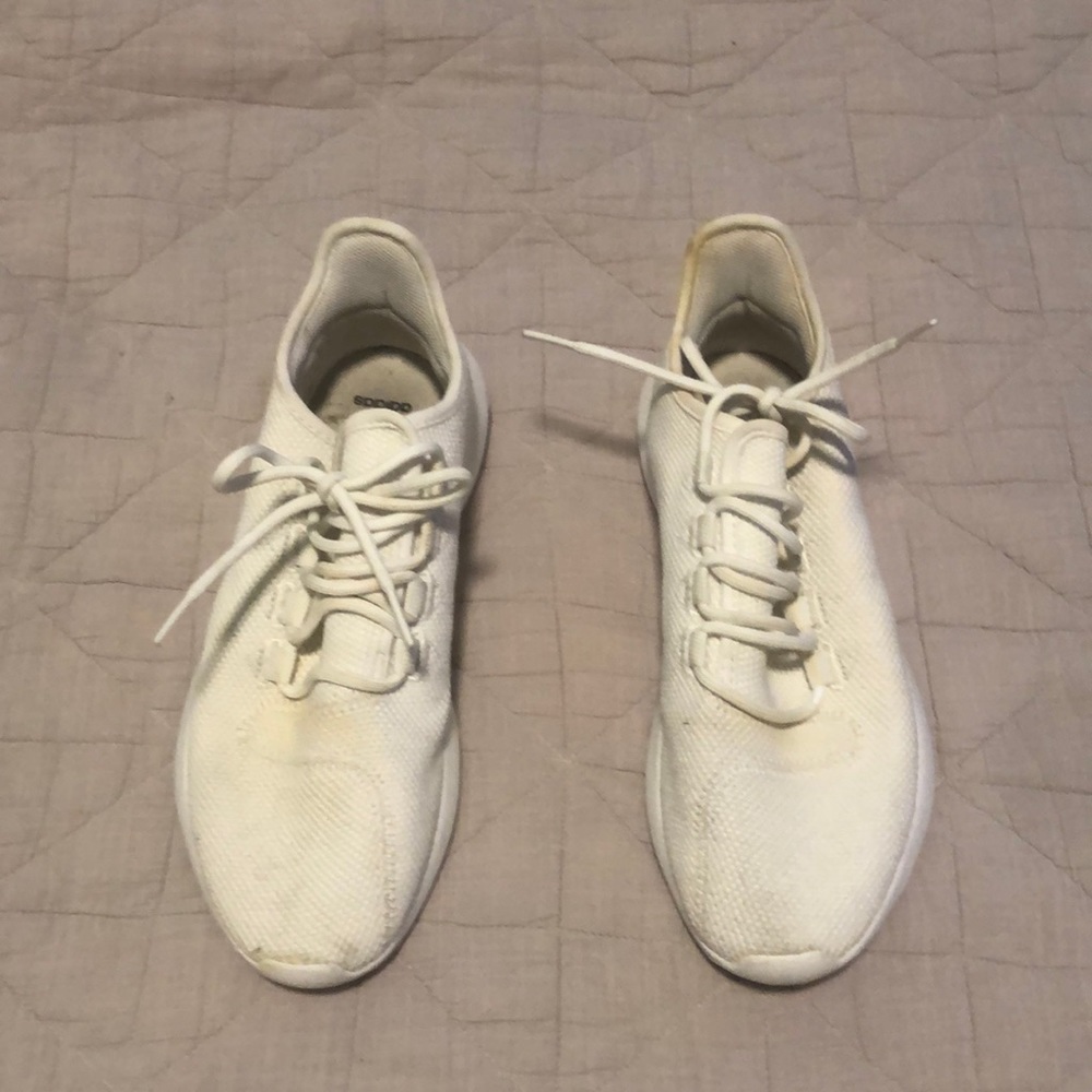 ADIDAS WHITE SNEAKERS